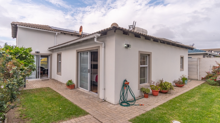 3 Bedroom Property for Sale in Parklands North Western Cape